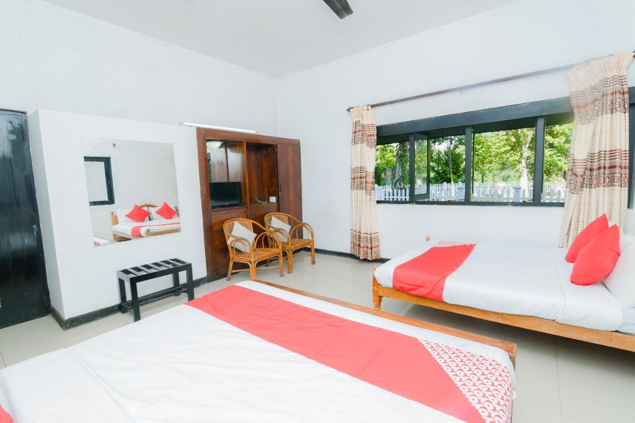 Oyo 479 Water Front Hotel Kandy Eksteriør bilde