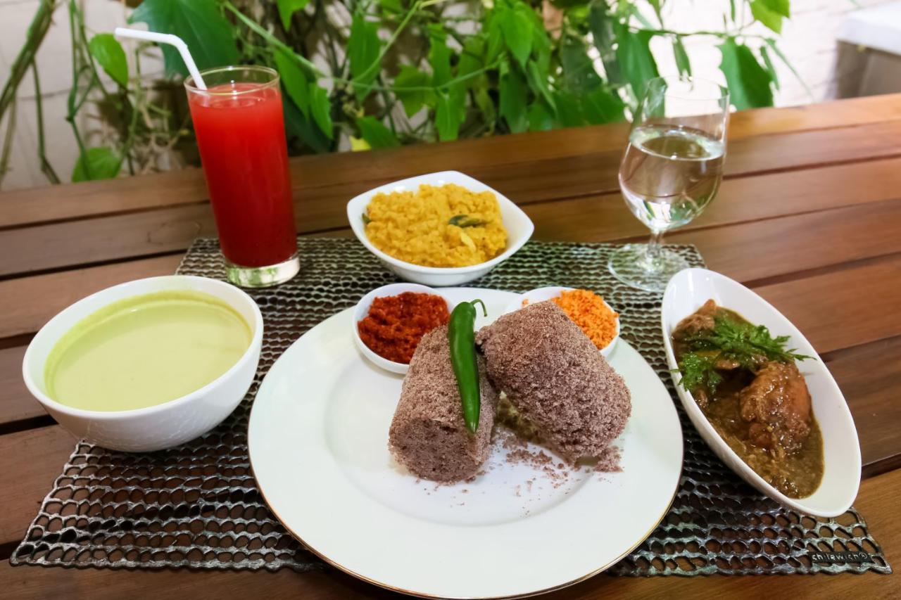 Oyo 479 Water Front Hotel Kandy Eksteriør bilde